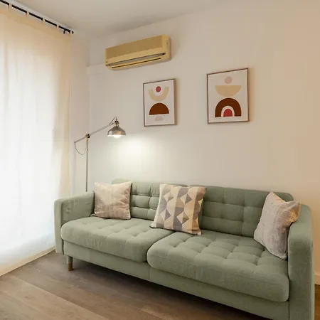 Apartment Con Dos Grandes Terrazas En *